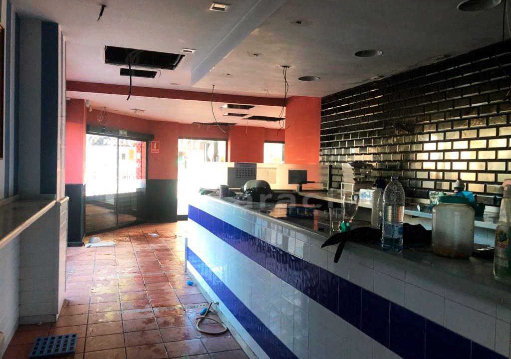 Bonito-local-muy-bien-situado-en-venta-o-en-alquiler-en-Alcoy10