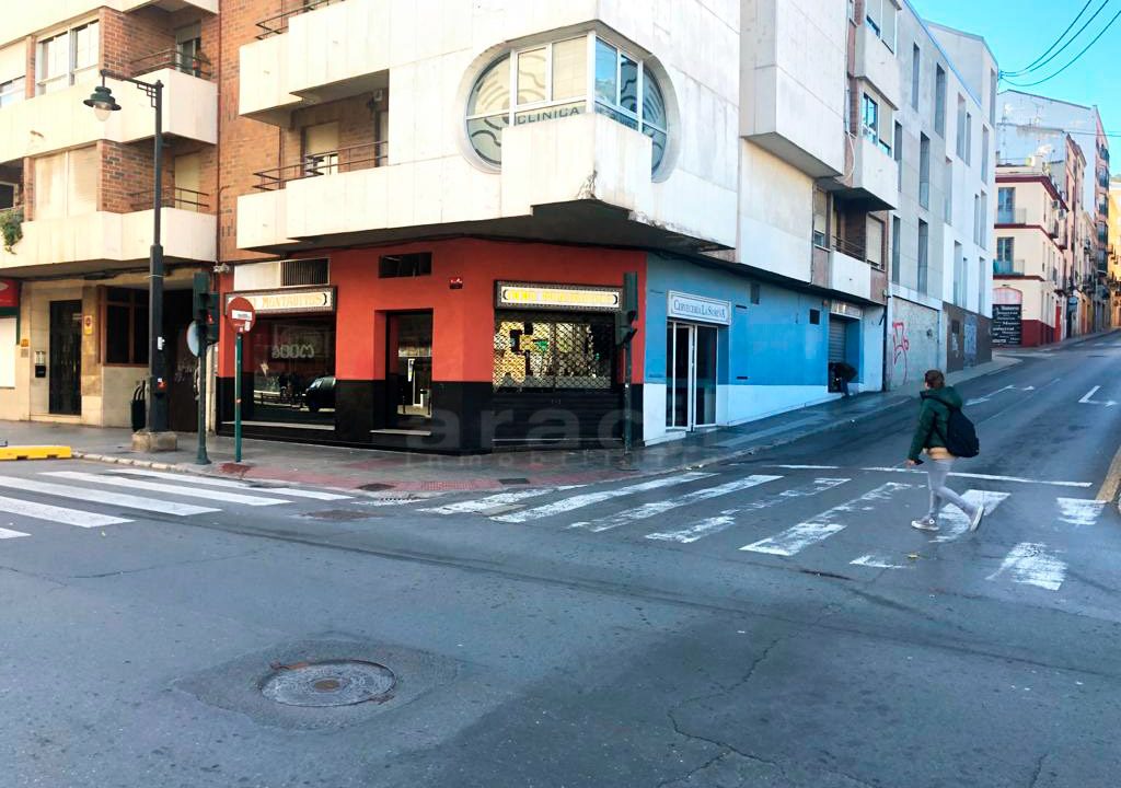 Bonito-local-muy-bien-situado-en-venta-o-en-alquiler-en-Alcoy17