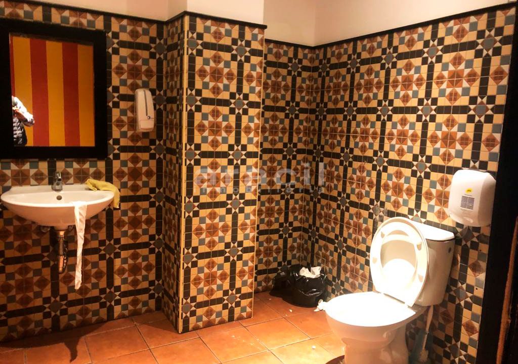 Bonito-local-muy-bien-situado-en-venta-o-en-alquiler-en-Alcoy3