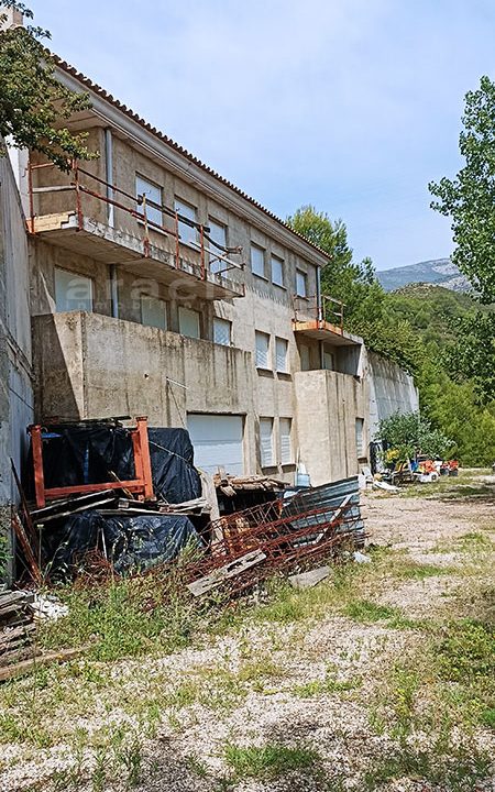 Chalet-en-venta-para-acabar-en-Gormaig-exterior-4