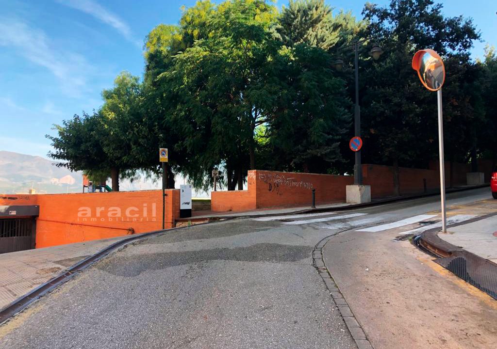 Local-bien-iluminado-en-la-zona-alta-11