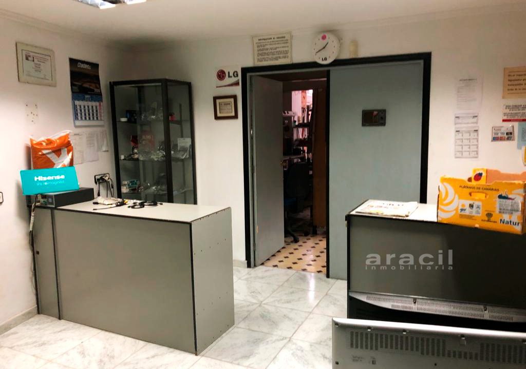 Local-bien-iluminado-en-la-zona-alta-8