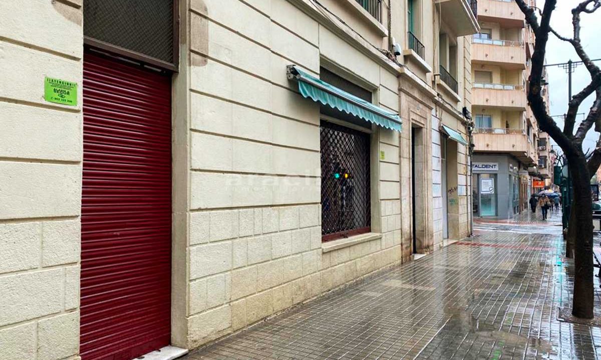 Local-comercial-espacioso-en-Alameda-11-foto