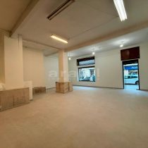 Comprar local comercial espacioso luminoso en venta en Alcoy Zona Norte