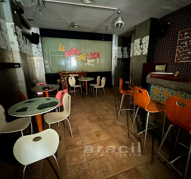 Local-equipado-para-cafeteria-o-pub-a-la-venta-2