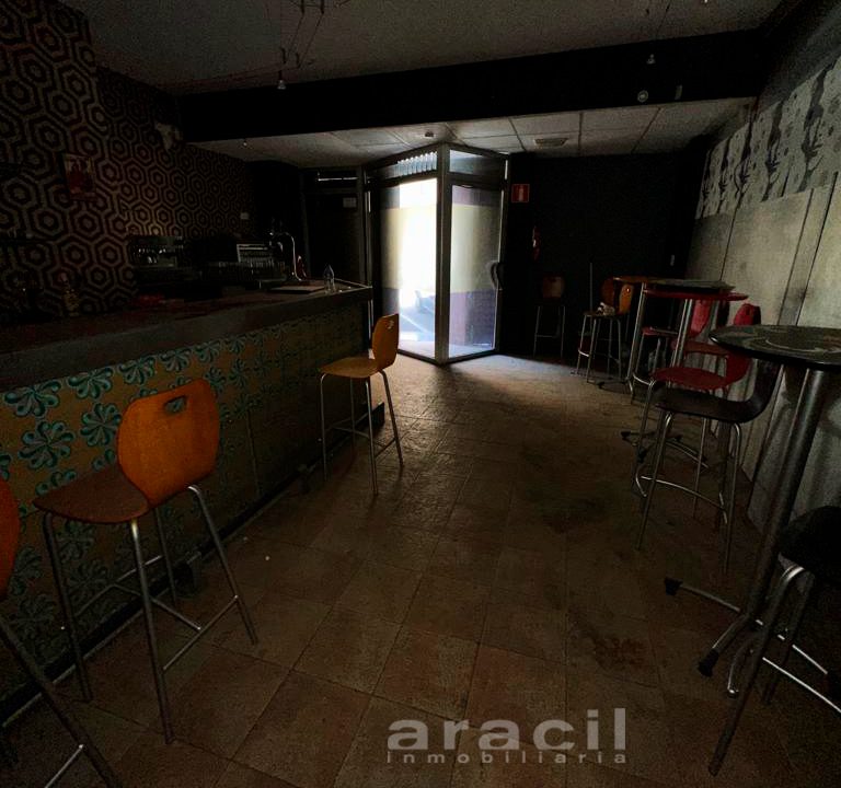 Local-equipado-para-cafeteria-o-pub-a-la-venta-7