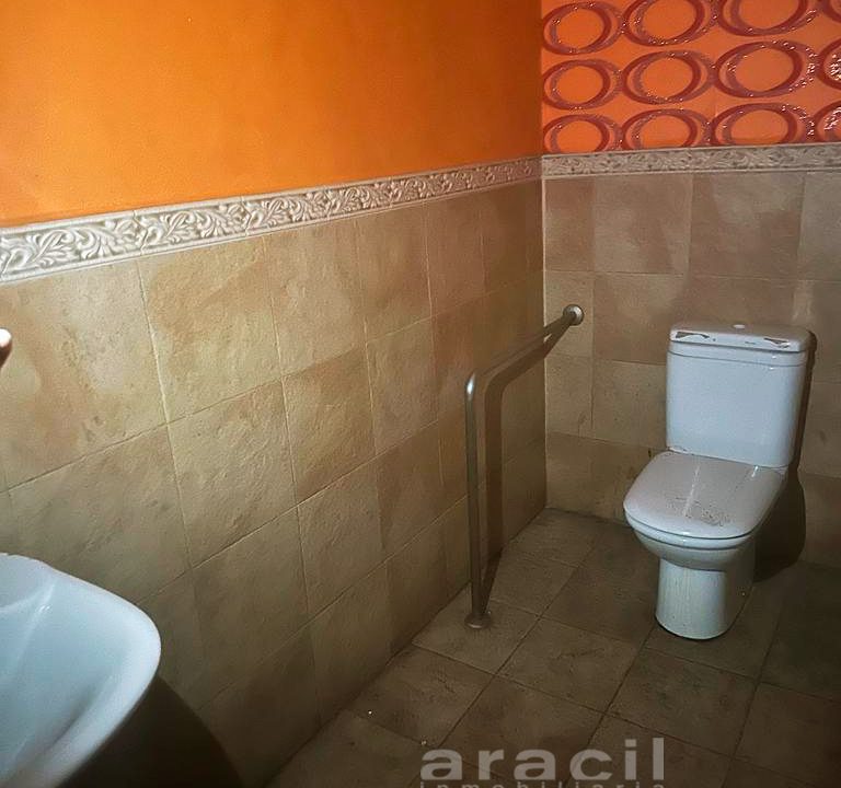 Local-equipado-para-cafeteria-o-pub-a-la-venta-8