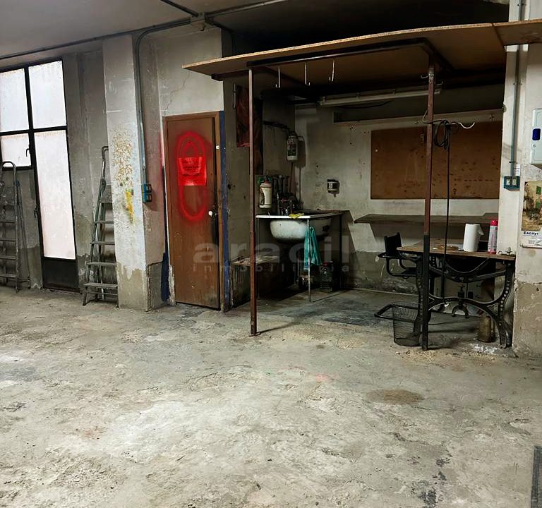 Local-espacioso-a-buen-precio-en-venta-en-Alcoy-5