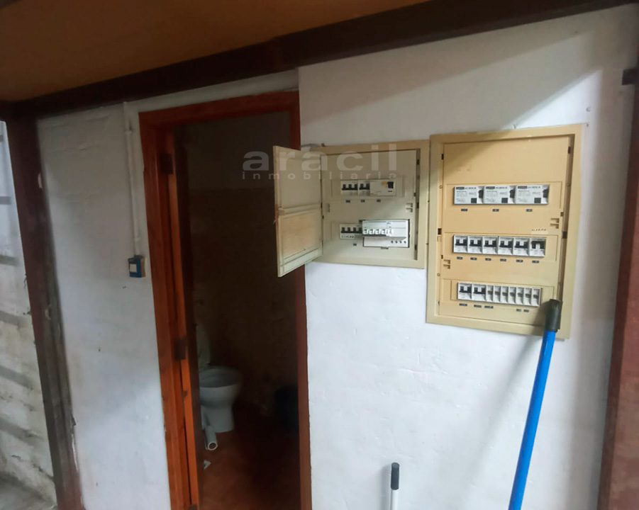Local-espacioso-con-buena-ubicacion-en-venta-en-Alcoy-1