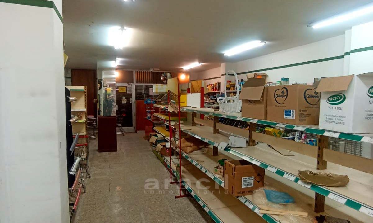 Local-espacioso-con-buena-ubicacion-en-venta-en-Alcoy-11