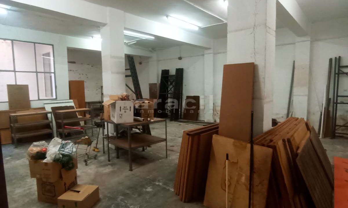 Local-espacioso-con-buena-ubicacion-en-venta-en-Alcoy-13