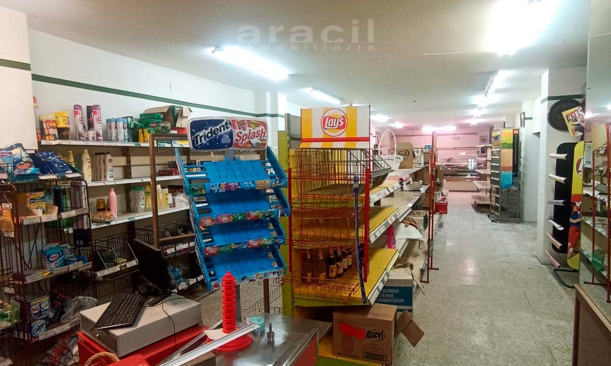 Local-espacioso-con-buena-ubicacion-en-venta-en-Alcoy-18