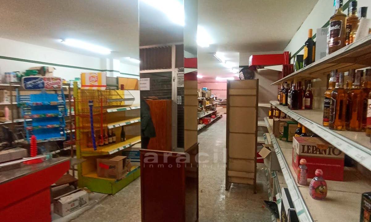 Local-espacioso-con-buena-ubicacion-en-venta-en-Alcoy-19