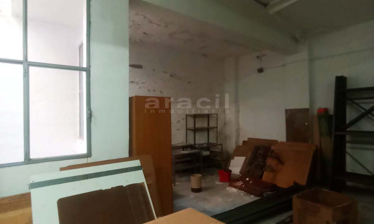 Local-espacioso-con-buena-ubicacion-en-venta-en-Alcoy-8