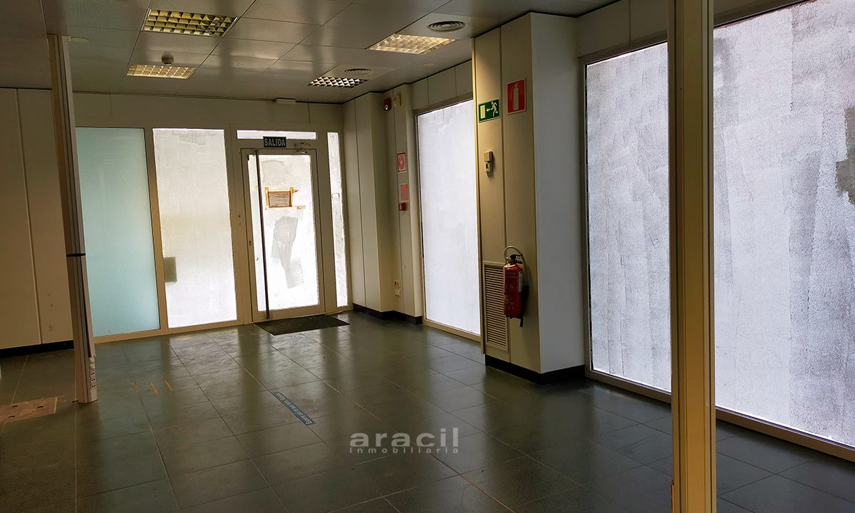 Local-espacioso-en-alquiler-en-Alcoy-4
