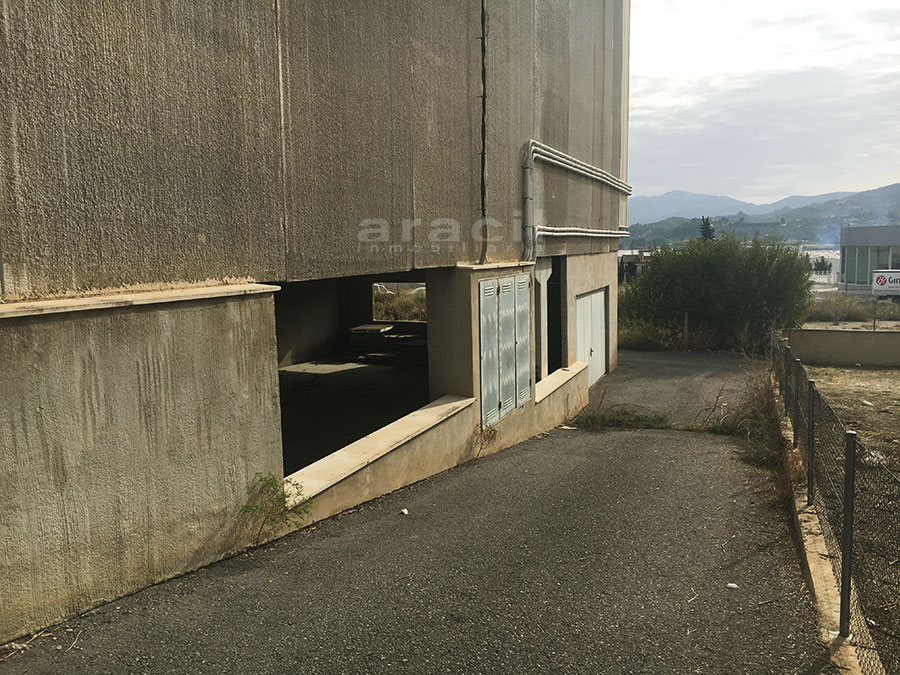 Nave-espaciosa-a-la-venta-en-Alcoy-1