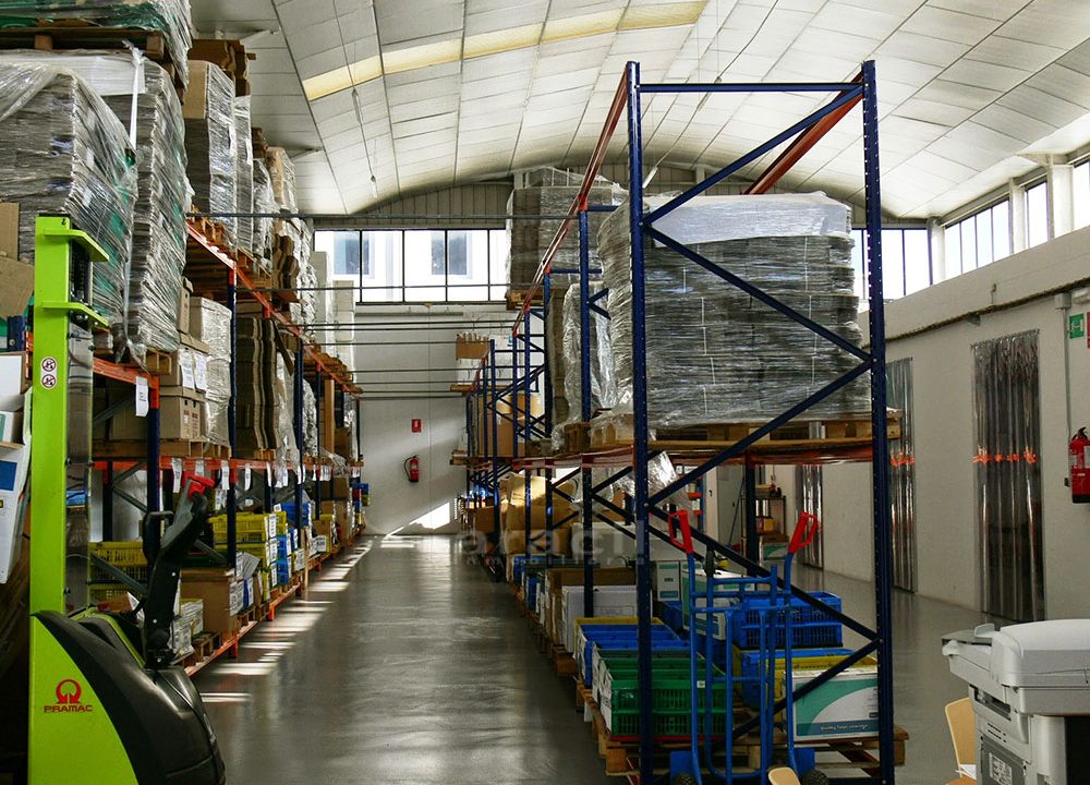 Nave-industrial-grande-a-la-venta-cerca-de-Alcoy-5