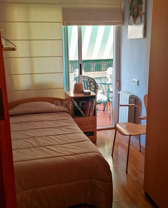 Piso-espacioso-con-balcon-con-vistas-en-Ensanche-20