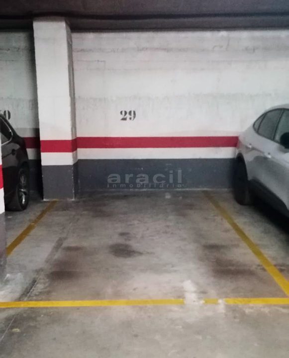 Piso-espacioso-con-balcon-con-vistas-en-Ensanche-21