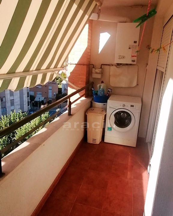 Piso-espacioso-con-balcon-con-vistas-en-Ensanche-9