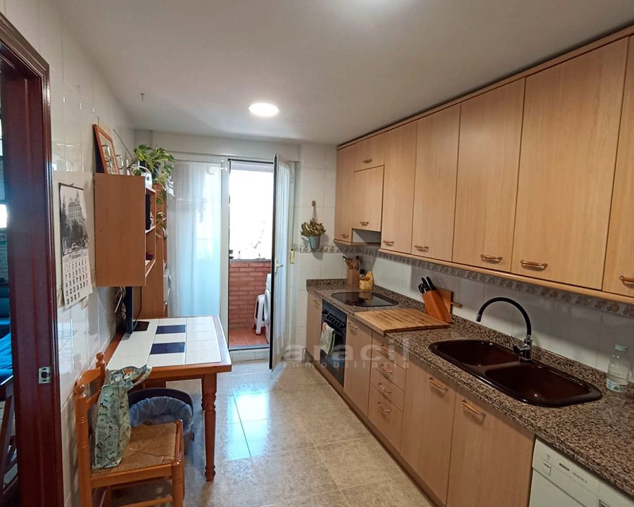 Piso-luminoso-con-vistas-en-venta-cerca-del-centro-12