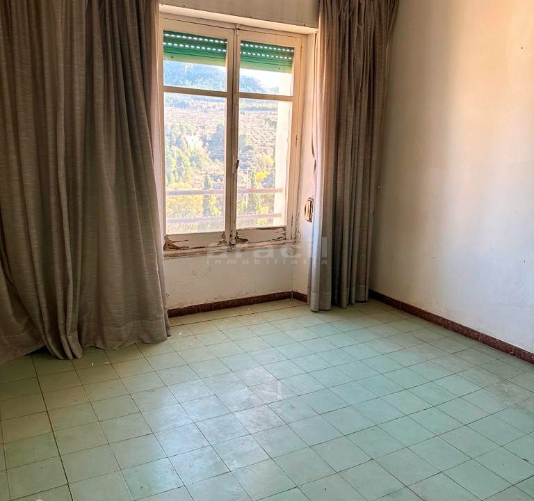 Piso-luminoso-y-espacioso-con-balcon-en-venta-en-Alcoy-17