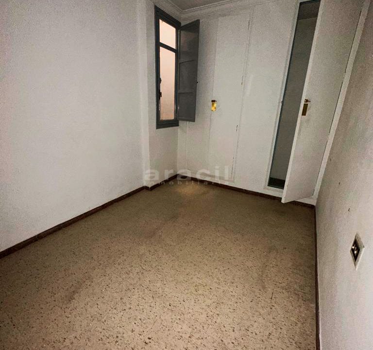 Piso-luminoso-y-espacioso-con-balcon-en-venta-en-Alcoy-20
