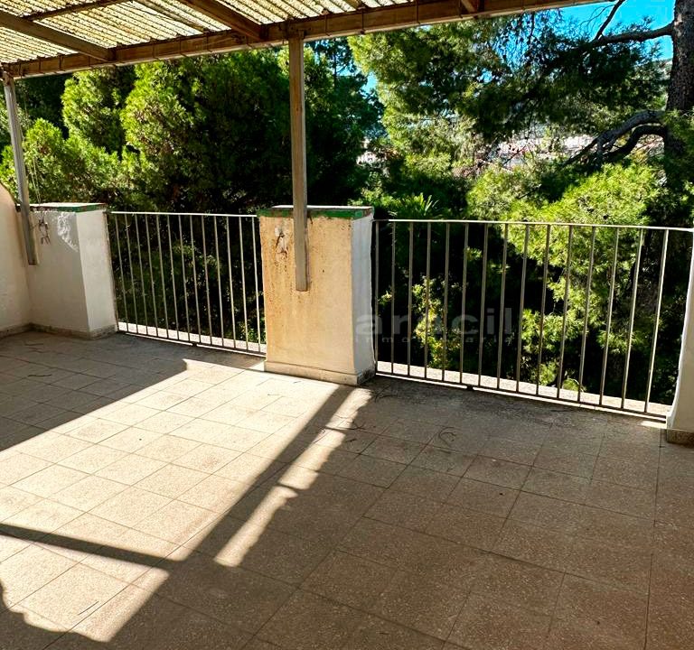 Piso-luminoso-y-espacioso-con-balcon-en-venta-en-Alcoy-3