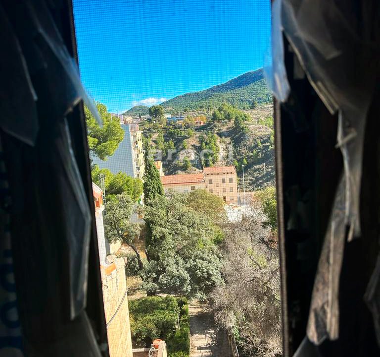 Piso-luminoso-y-espacioso-con-balcon-en-venta-en-Alcoy-31