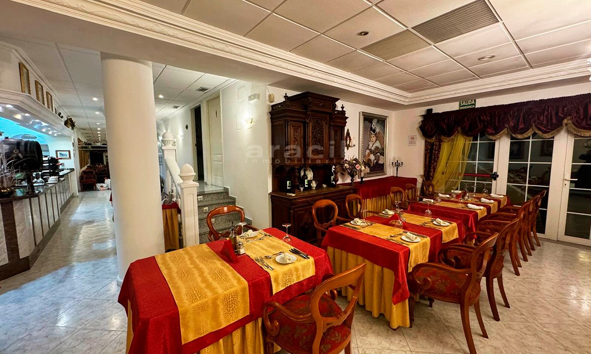 Restaurante-cerca-de-la-playa-en-pleno-funcionamiento-en-Guardamar-27