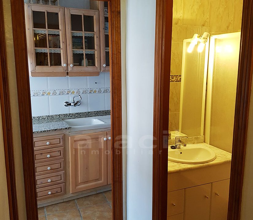 Se-vende-casa-de-pueblo-con-bonitas-vistas-y-terraza-en-la-Comunidad-Valenciana-15
