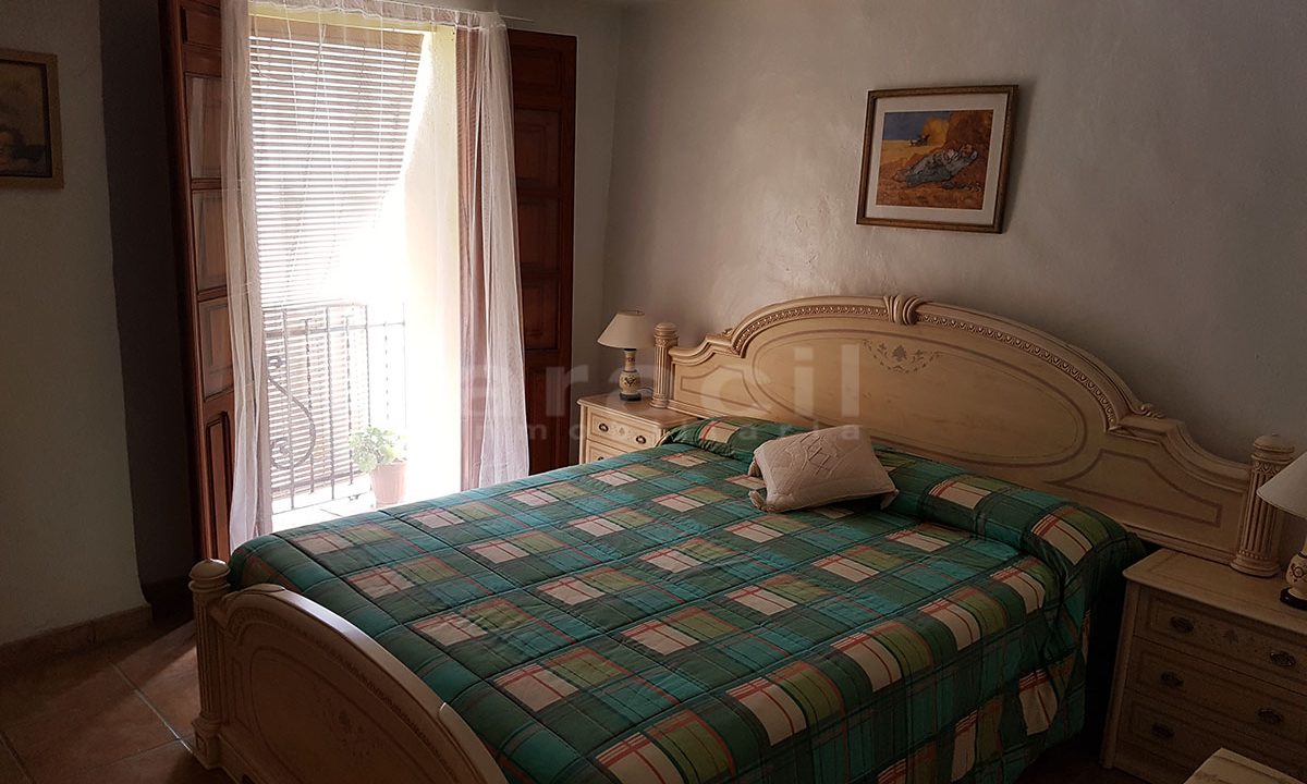 Se-vende-casa-de-pueblo-con-bonitas-vistas-y-terraza-en-la-Comunidad-Valenciana-24