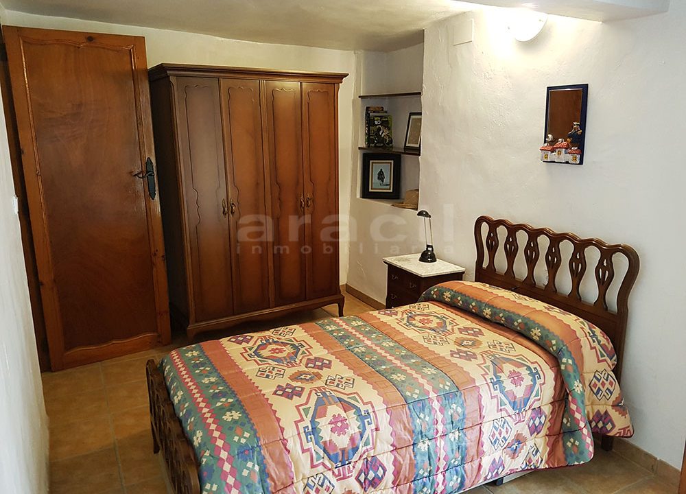 Se-vende-casa-de-pueblo-con-bonitas-vistas-y-terraza-en-la-Comunidad-Valenciana-27