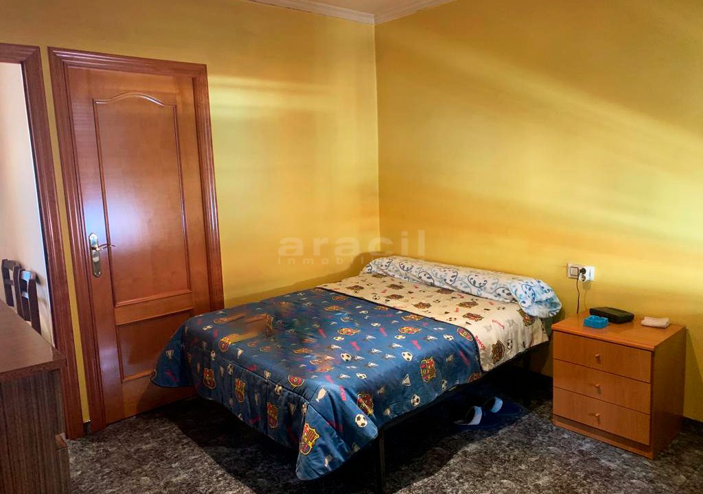 Se-vende-casa-unifamiliar-espaciosa-en-Alcoy-31