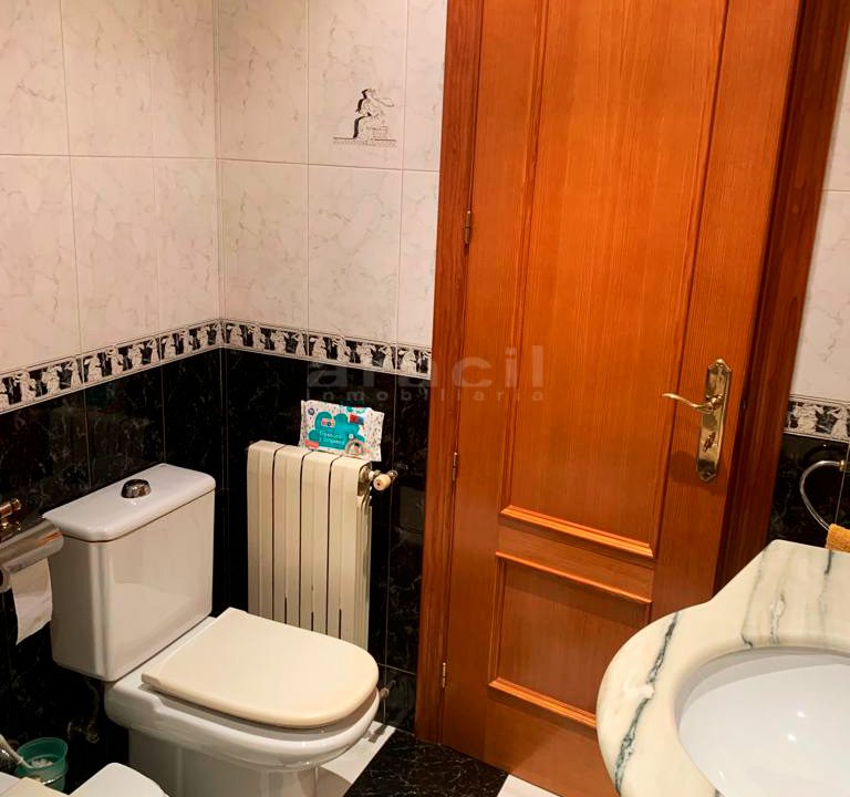 Se-vende-casa-unifamiliar-espaciosa-en-Alcoy-41