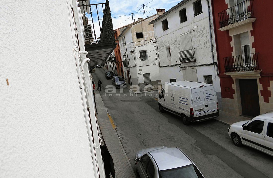 Amplia Casa de Pueblo en Beniarrés 11