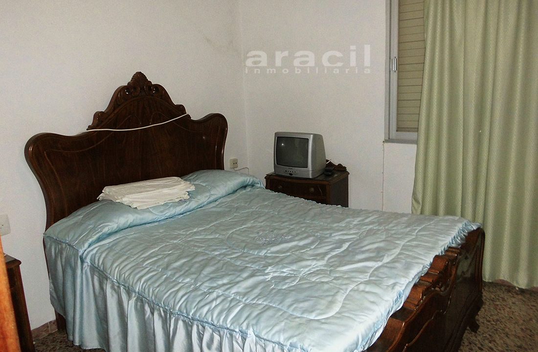 Amplia Casa de Pueblo en Beniarrés 2