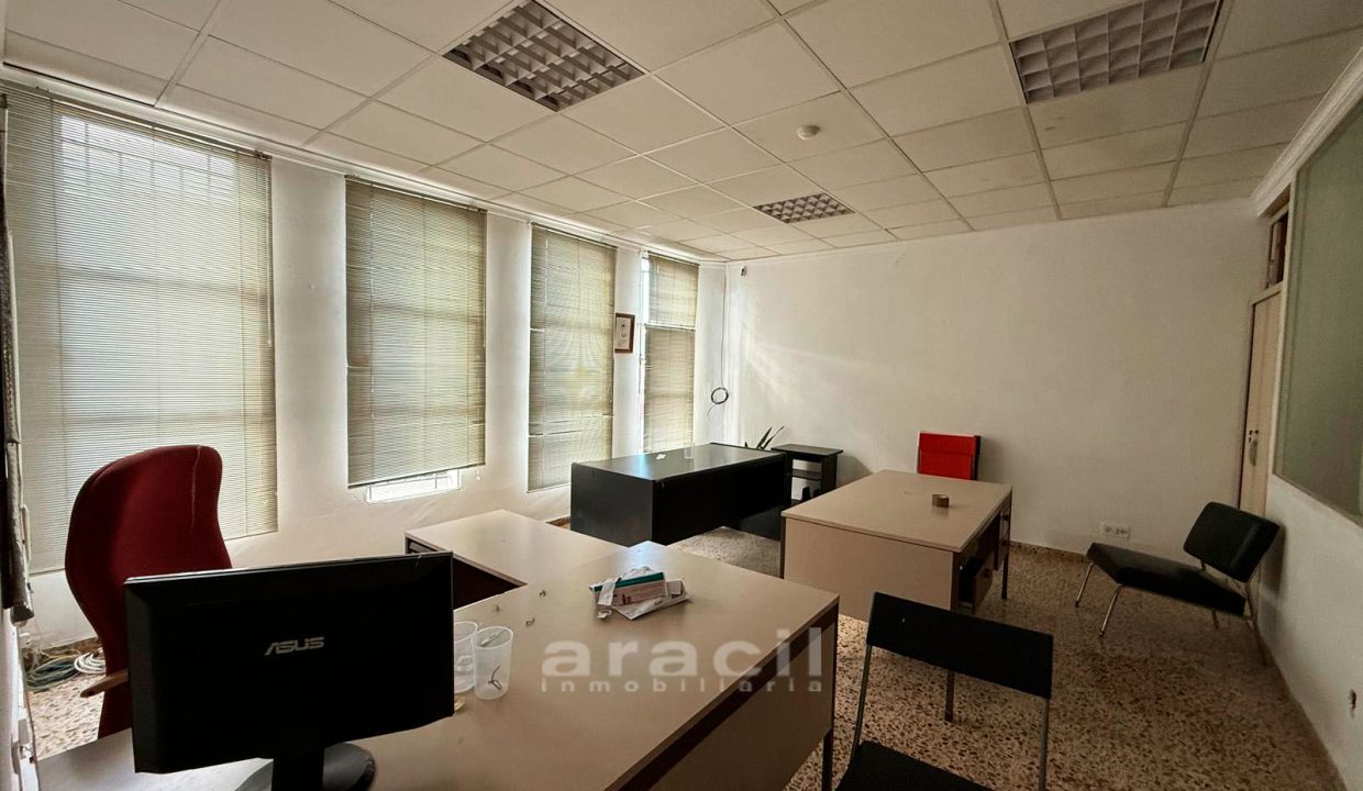 Nave en venta en la zona alta 10