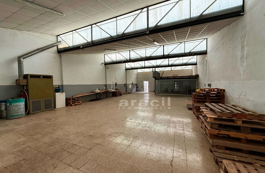 Nave en venta en la zona alta 13