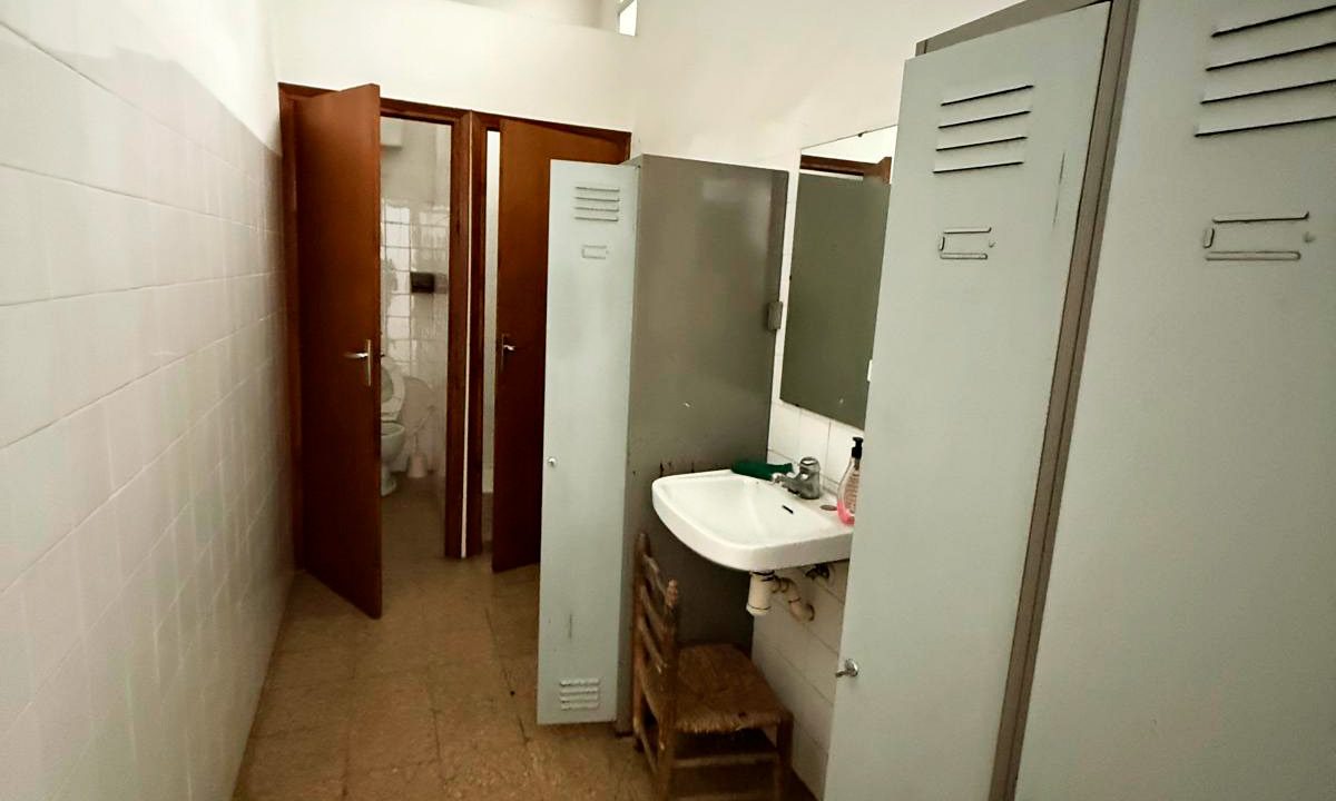 Nave en venta en la zona alta 15