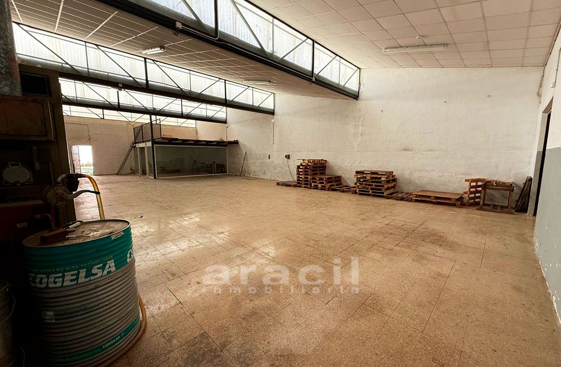 Nave en venta en la zona alta 17
