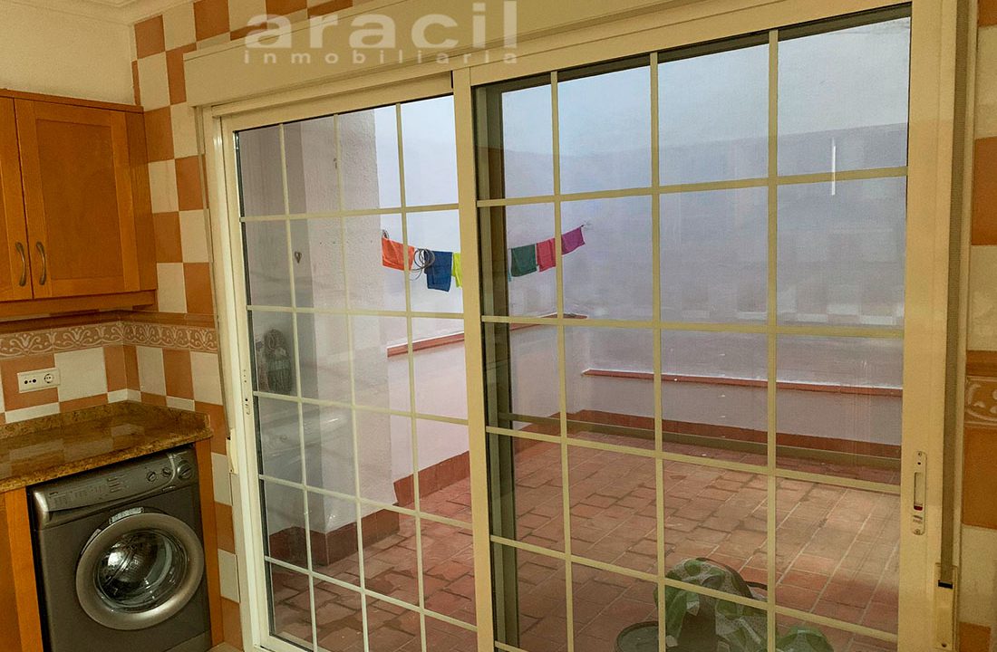 Piso amplio en venta en Ensanche 12