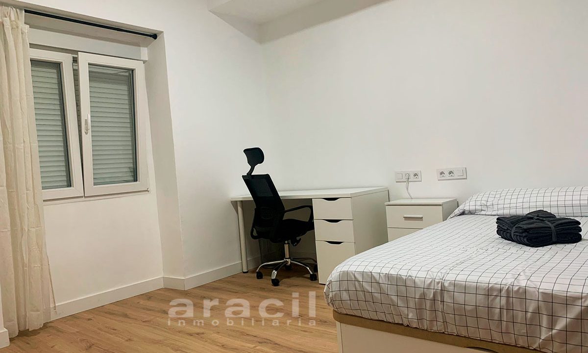 Piso amplio en venta en Ensanche 9