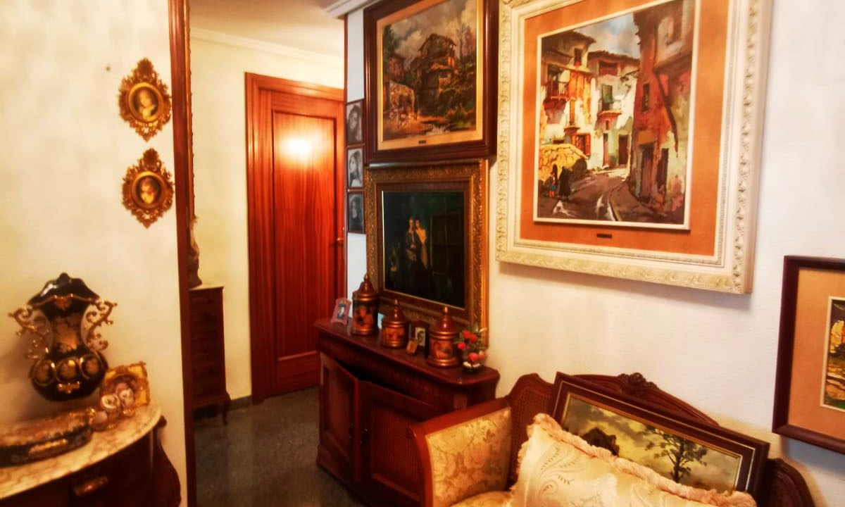 Piso en Ensanche con Terraza, Calefacción y Trastero Amplio 15