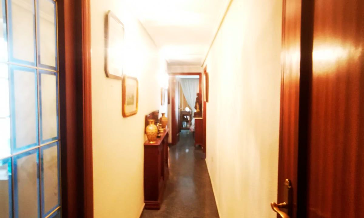 Piso en Ensanche con Terraza, Calefacción y Trastero Amplio 18