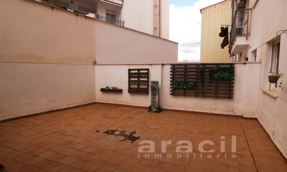 Piso en la Zona norte con terraza en venta 1