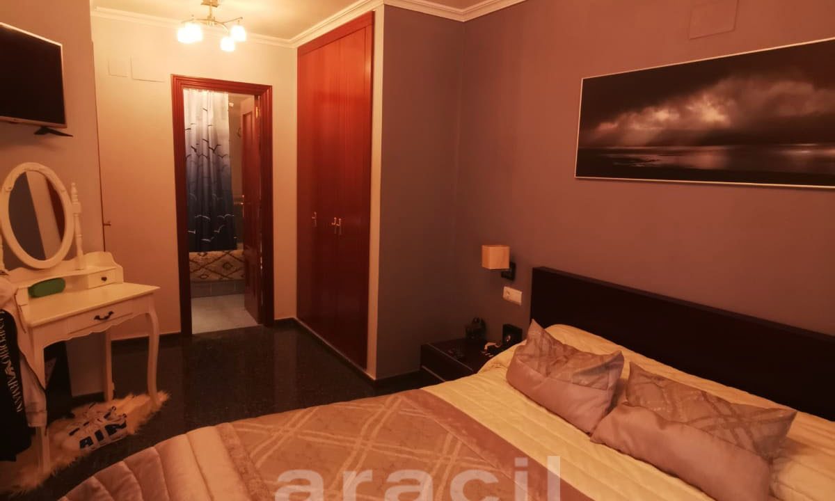 Piso en la Zona norte con terraza en venta 15