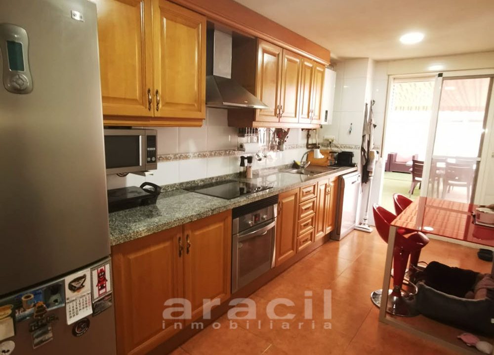 Piso en la Zona norte con terraza en venta 19