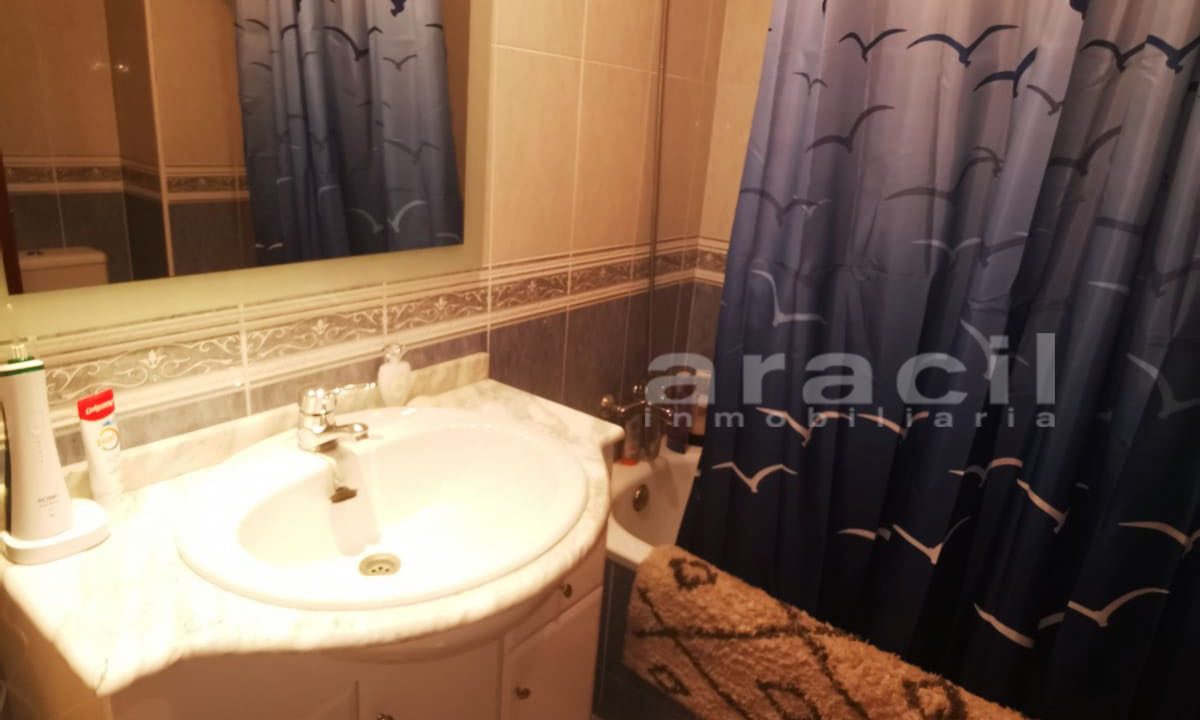 Piso en la Zona norte con terraza en venta 26