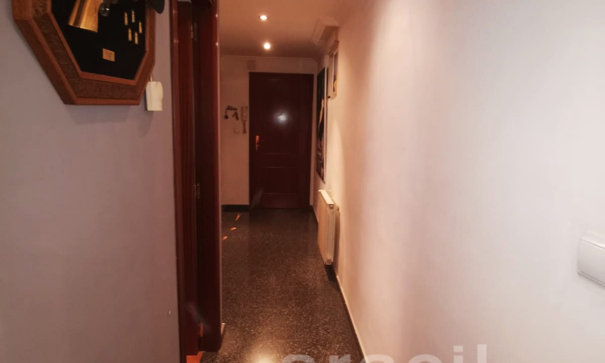 Piso en la Zona norte con terraza en venta 28